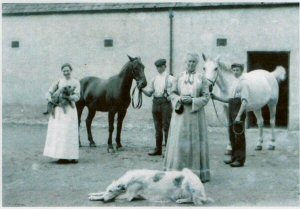 Group with horses, but who?