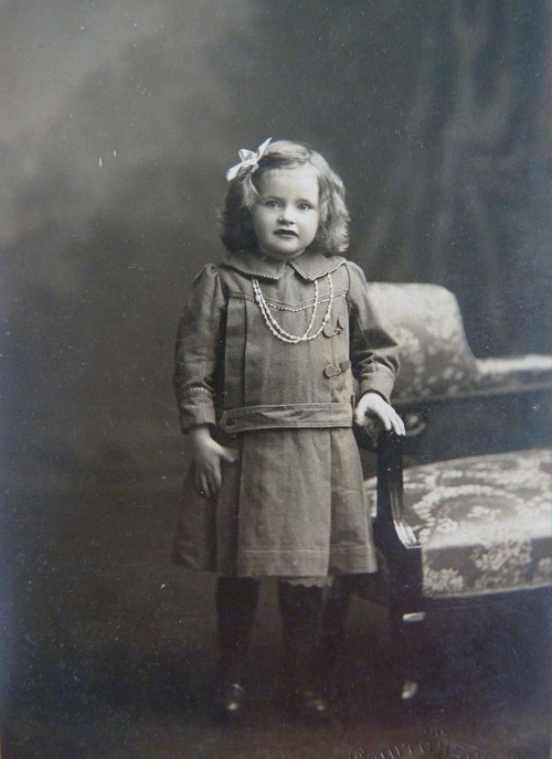 A photograph of 4 year old Elspeth Niddrie from the Peterhead Parish General Register of the Poor, held by Aberdeen City & Aberdeenshire Archives